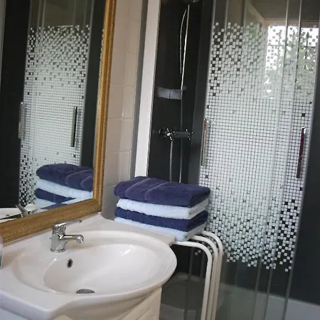 Chateau De Belle-vue Bed and Breakfast